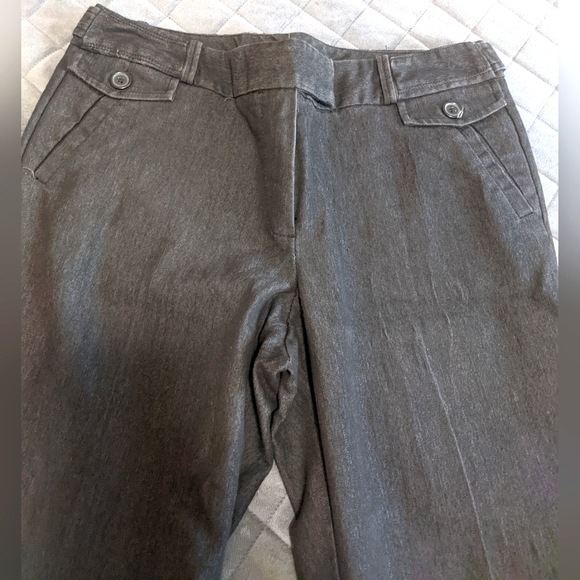 Larry Levine Stretch Petite Jean Capris - Picture 2 of 5